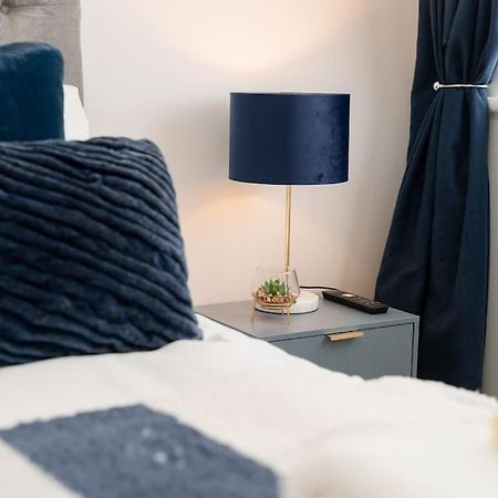 Prenton House, 3Br Close To Liverpool Birkenhead Buitenkant foto