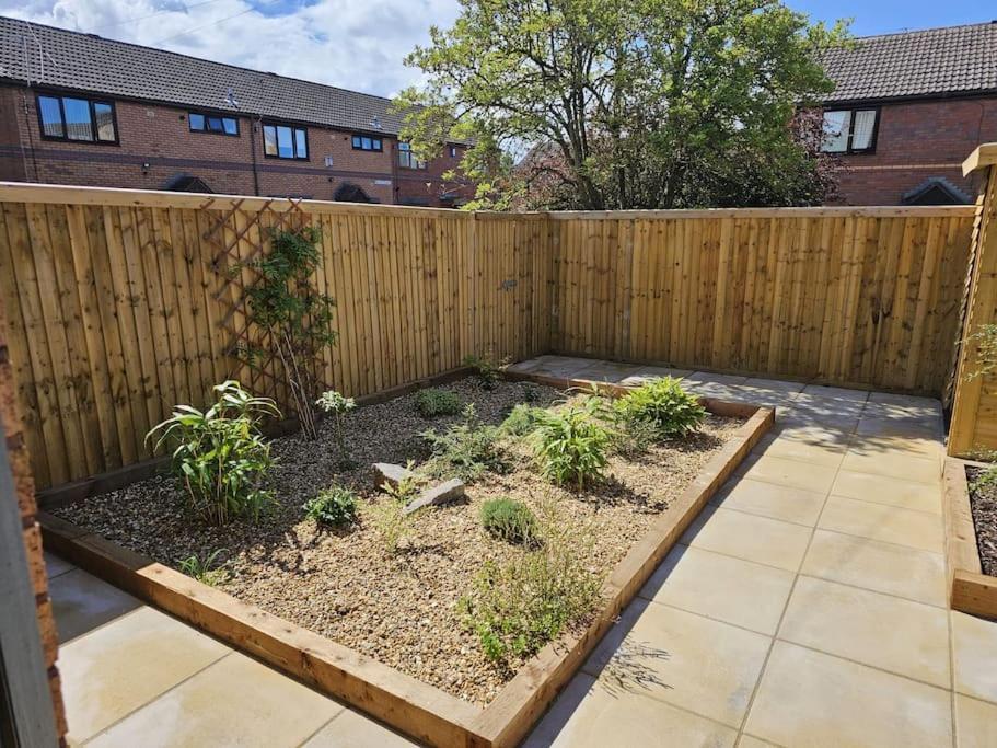 Prenton House, 3Br Close To Liverpool Birkenhead Buitenkant foto