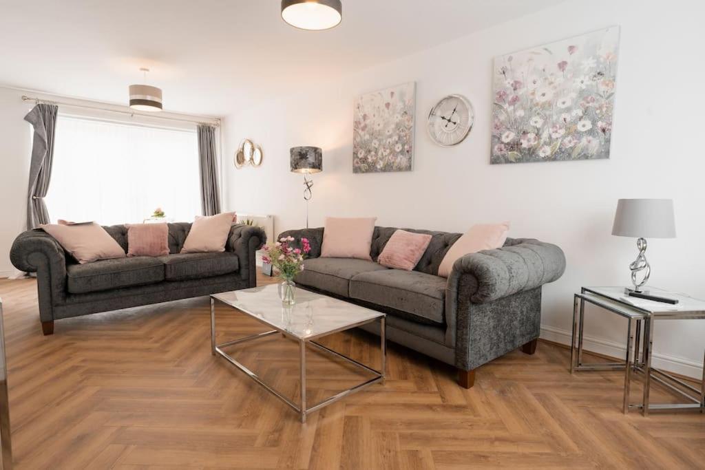Prenton House, 3Br Close To Liverpool Birkenhead Buitenkant foto